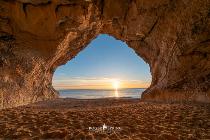 Sonnenaufgang in der Cala Luna auf Sardinien